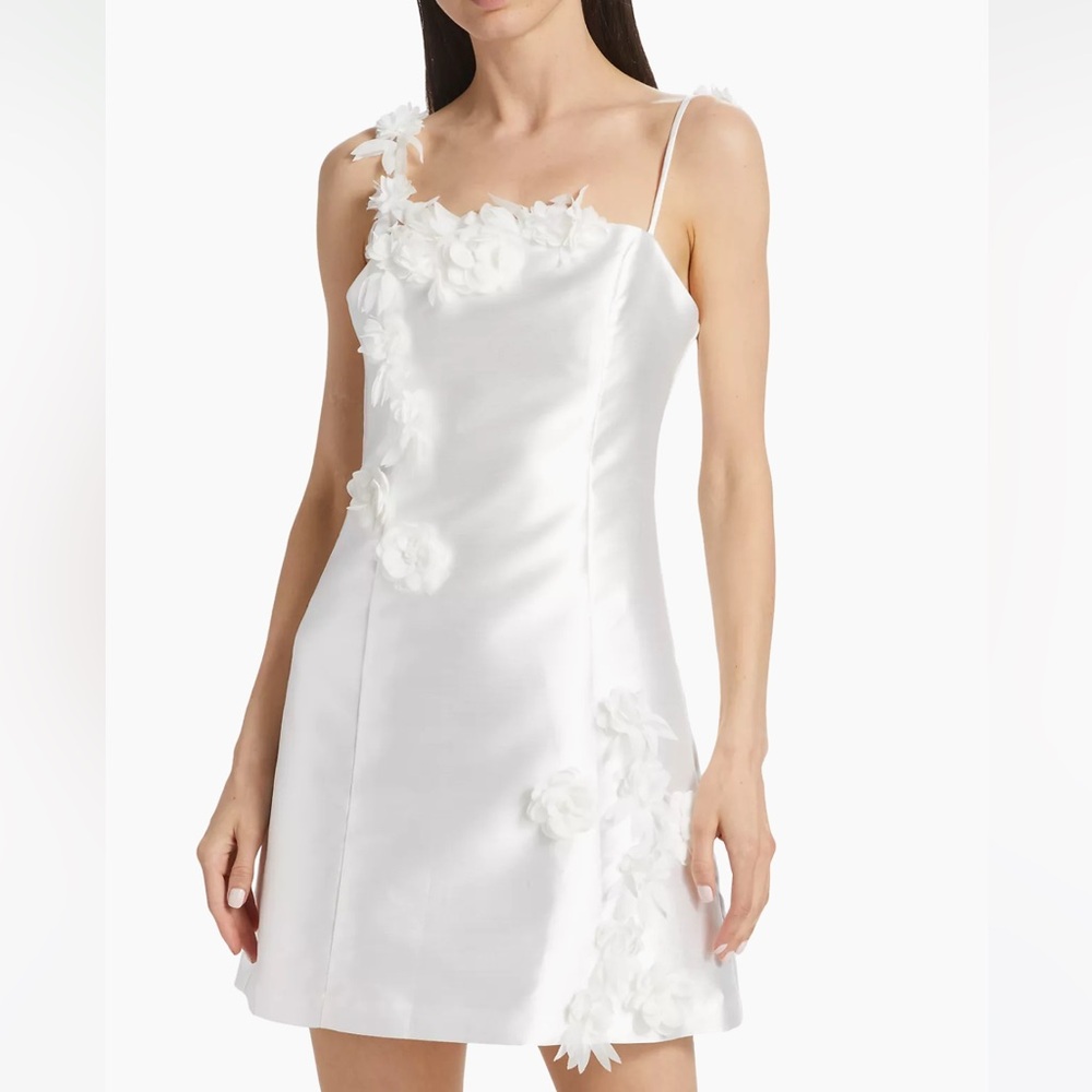 NWT Elliatt Stevie Flower Appliqué Minidress